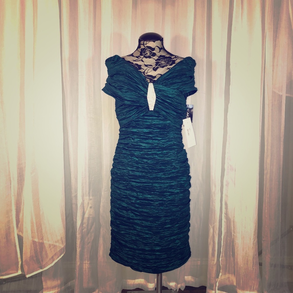 NEW Lord & Taylor cocktail dress 👗 Sz 4 wow 😘